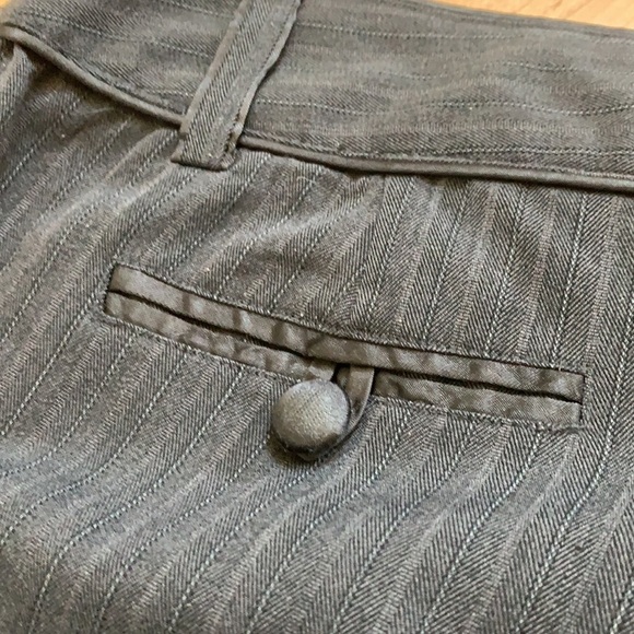 Gray Guess Dress Capri Pants - Size 27 - Picture 3 of 4